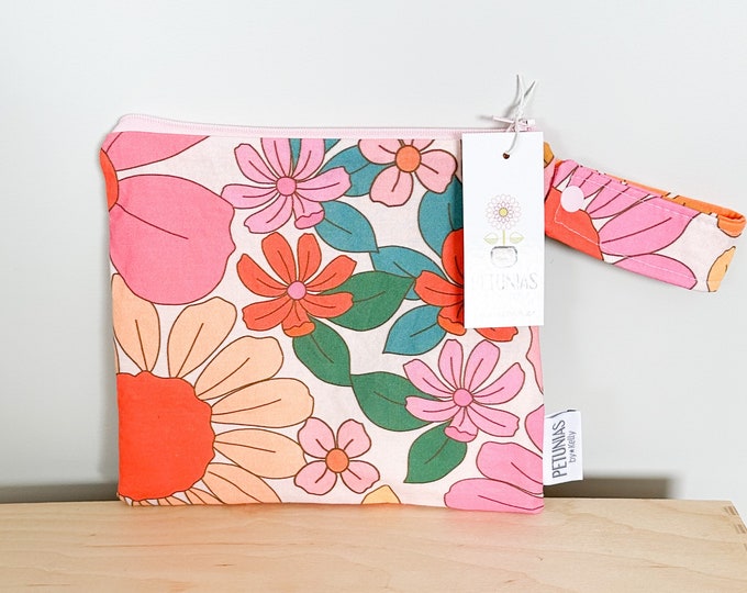 Small Wet Bag for Everyday Use | Reusable Wetbag for Cloth Diapers, Travel, Swim, Makeup & Toiletries | Eco-Friendly Storage | Retro Floral