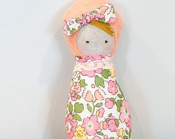 Mini poupée Liberty of London : peluche faite main, décoration de chambre d'enfant