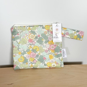 Bolsa húmeda pequeña para uso diario / Bolsa húmeda reutilizable para pañales de tela, viajes, natación, maquillaje y artículos de tocador / Almacenamiento ecológico / Liberty of London