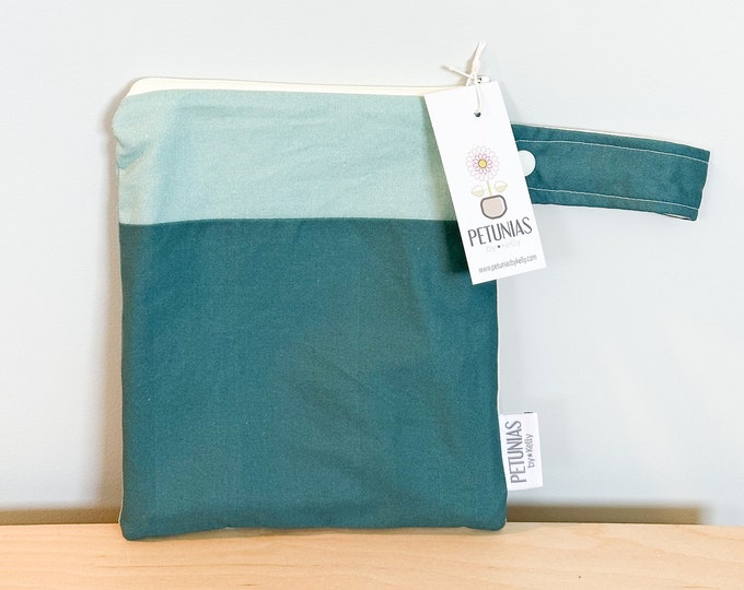 Small Wet Bag for Everyday Use | Reusable Wetbag for Cloth Diapers, Travel, Swim, Makeup & Toiletries | Eco-Friendly Storage | Patchwork