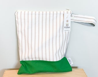 Medium Wet Bag for Everyday Use | Reusable Wetbag for Diapers, Travel, Swim, Gym, Makeup & Toiletries | Eco-Friendly Storage | Patchwork