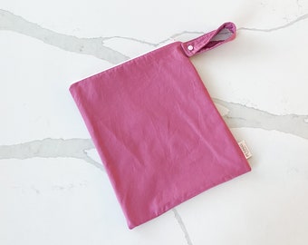 Medium Wet Bag for Everyday Use | Reusable Wetbag for Diapers, Travel, Swim, Gym, Makeup & Toiletries | Eco-Friendly, Classic Solid Color