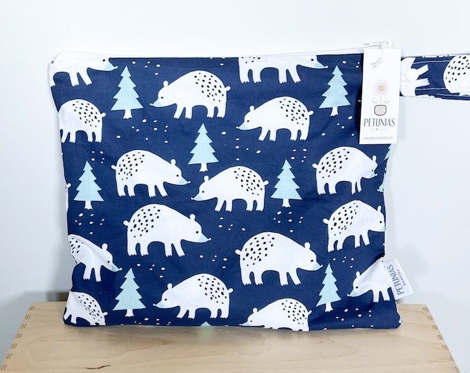 Medium Wet Bag for Everyday Use | Reusable Wetbag for Diapers, Travel, Swim, Gym, Makeup & Toiletries | Eco-Friendly Storage | Navy Bears