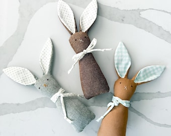 Coniglietto di peluche fatto a mano in lino: morbido peluche pasquale, decorazione per la cameretta dei bambini, regalo di compleanno per bambini