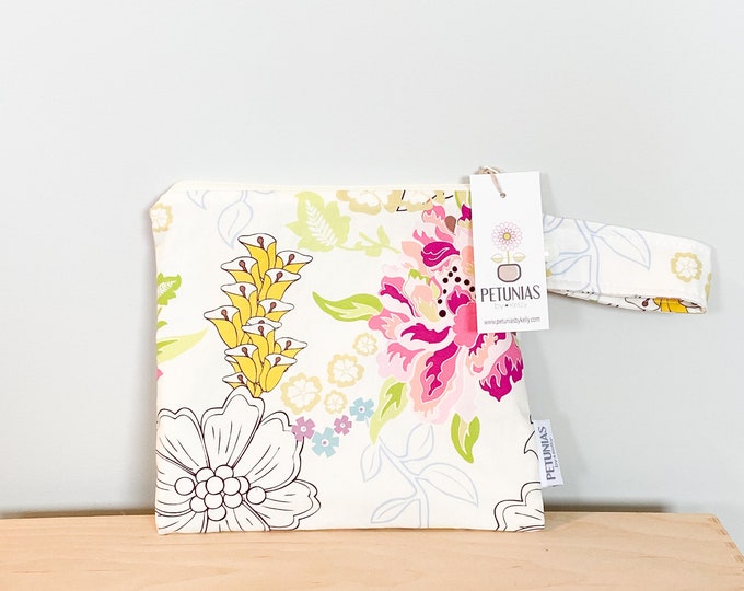 Small Wet Bag for Everyday Use | Reusable Wetbag for Cloth Diapers, Travel, Swim, Makeup & Toiletries | Eco-Friendly Storage | Ivory Floral