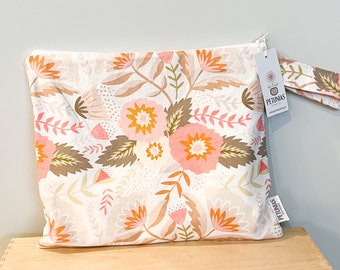 Medium Wet Bag for Everyday Use | Reusable Wetbag for Diapers, Travel, Swim, Gym, Makeup & Toiletries | Eco-Friendly Storage | Coral Floral