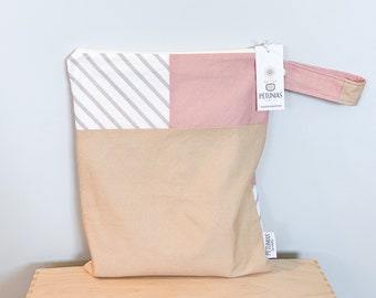 Medium Wet Bag for Everyday Use | Reusable Wetbag for Diapers, Travel, Swim, Gym, Makeup & Toiletries | Eco-Friendly Storage | Patchwork