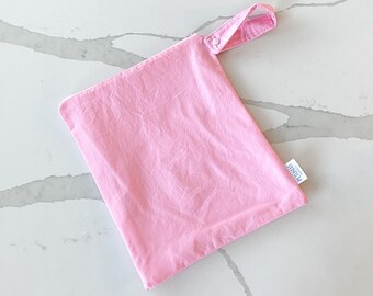 Medium Wet Bag for Everyday Use | Reusable Wetbag for Diapers, Travel, Swim, Gym, Makeup & Toiletries | Eco-Friendly, Classic Solid Color
