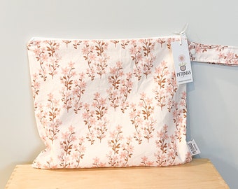 Medium Wet Bag for Everyday Use | Reusable Wetbag for Diapers, Travel, Swim, Gym, Makeup & Toiletries | Eco-Friendly Storage | Blush Floral