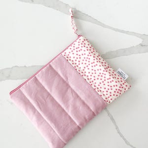 Bolsa de maquillaje acolchada / Bolsa grande para cosméticos / Organizador de artículos de tocador de viaje / Bolsa húmeda con cremallera / Regalo para ella / Bolsa de almacenamiento de uso diario / Floral