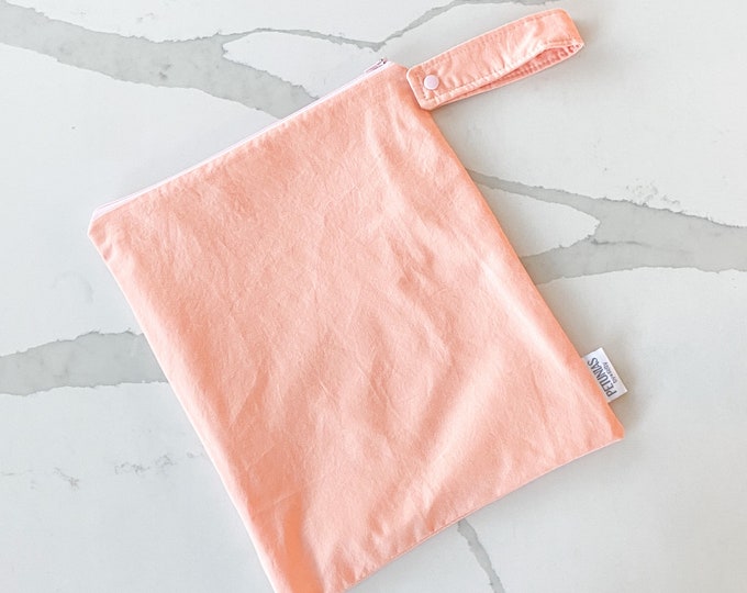 Medium Wet Bag for Everyday Use | Reusable Wetbag for Diapers, Travel, Swim, Gym, Makeup & Toiletries | Eco-Friendly, Classic Solid Color
