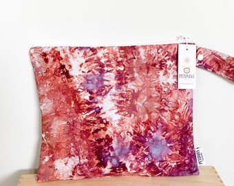 Medium Wet Bag | Reusable Wetbag for Diapers, Travel, Swim, Gym, Makeup, or Toiletries | Eco-Friendly Storage by PETUNIAS | Tie Dye | Sale