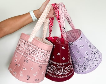 Bandana Bucket Bag, Quilted Tote Bag, Western Bag, Cute Shoulder Bag, Country Style Purse, Fabric Tote, Everyday Bag, Gift for Her