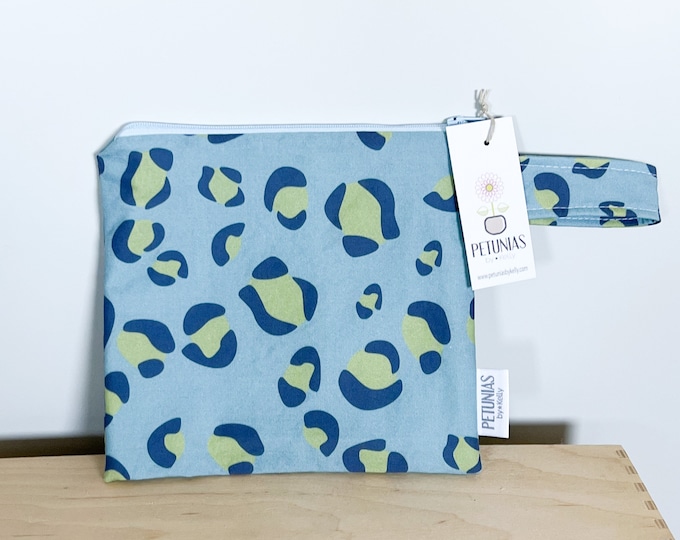 Small Wet Bag for Everyday Use | Reusable Wetbag for Cloth Diapers, Travel, Swim, Makeup & Toiletries | Eco-Friendly Storage | Blue Leopard