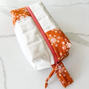 Bolsa de cosméticos acolchada grande / Bolsa de maquillaje tipo borla / Bolsa de artículos de tocador impermeable / Organizador diario / Bolsa de almacenamiento de viaje cuadrada / Regalo para ella