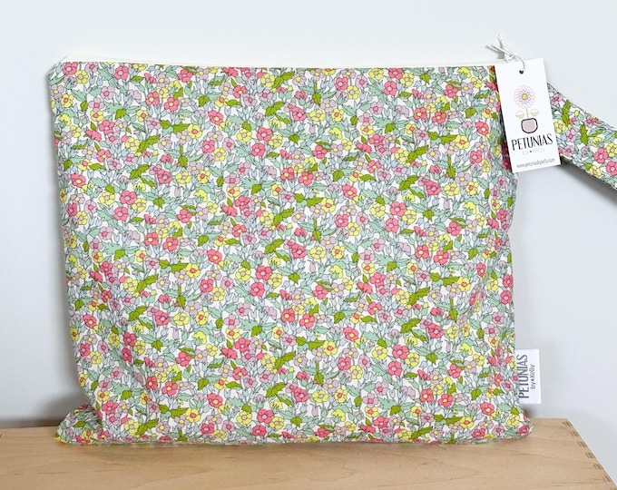 Medium Wet Bag for Everyday | Reusable Wetbag for Diapers, Travel, Swim, Gym, Makeup & Toiletries | Eco-Friendly Storage | Liberty of London