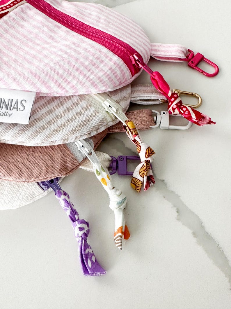 Petunia Zipper Pouch - Thumbnail 4
