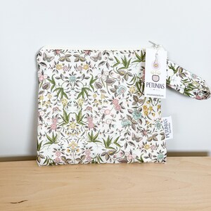 Bolsa húmeda pequeña para uso diario / Bolsa húmeda reutilizable para pañales de tela, viajes, natación, maquillaje y artículos de tocador / Almacenamiento ecológico / Liberty of London