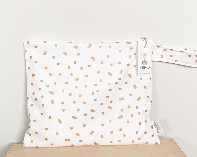 Medium Wet Bag for Everyday Use | Reusable Wetbag for Diapers, Travel, Swim, Gym, Makeup & Toiletries | Eco-Friendly Storage | Metallic Dot