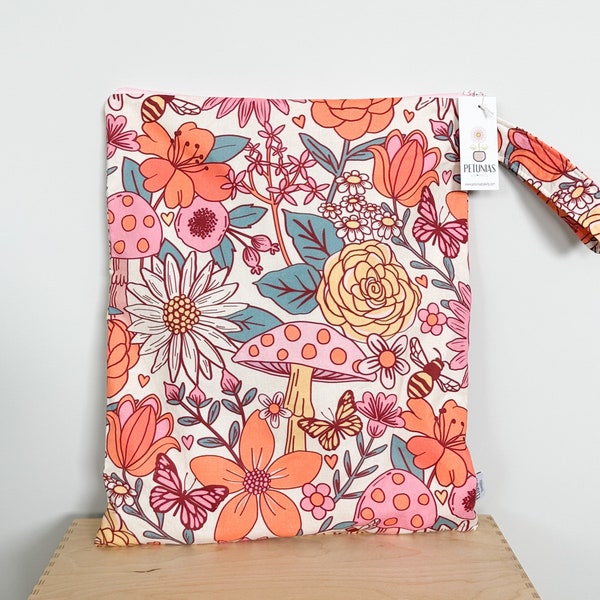 The ICKY Bag XL - wetbag - PETUNIAS di Kelly - Indie Designer Fabric Series - rosa fungo floreale