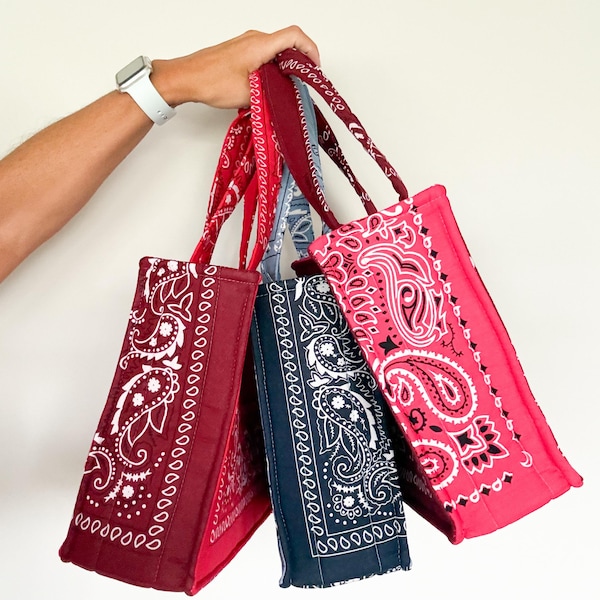 Bandana Tote Bag, Quilted Western Tote Purse, Cowgirl Bag, Fabric Shoulder Bag, Country Style Handbag, Everyday Tote, Gift for Her, Paisley
