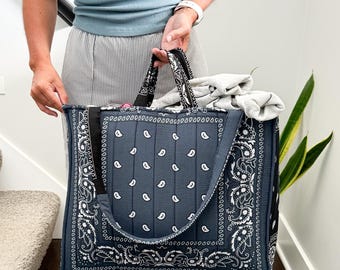 Oversized Quilted Bandana Tote, Large Western Tote Bag, Cowgirl Carryall, Large Shoulder Bag, Country style, Everyday Bag, Gift, Paisley