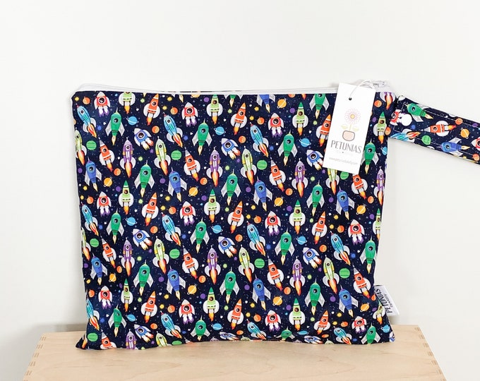 Medium Wet Bag for Everyday Use | Reusable Wetbag for Diapers, Travel, Swim, Gym, Makeup & Toiletries | Eco-Friendly Storage | Spaceship