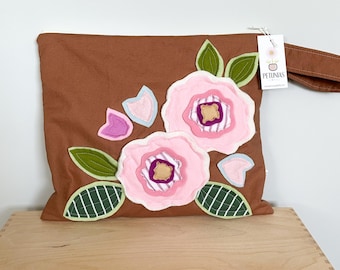 Medium Wet Bag: Waterproof Reusable Storage with Flower Applique