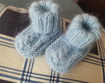 Knitted boots for baby