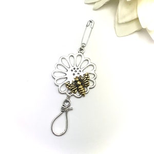 Portuguese Knitting Pin - Flower & Bee - Knitting Pin Jewellery