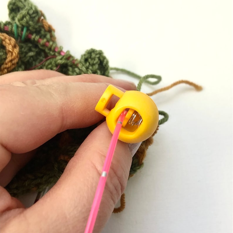 4 Stitch Stop Cord Locks for Circular Knitting Needles 5.5mm '1983' Atomic Knitting image 4