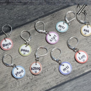 Instruction Stitch Markers in Coastal with CHOICE of Rings, Clasps, Removable | ssk, k2tog, m1r, m1l