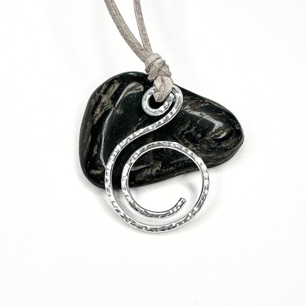 Silver Orbit Aluminium Portuguese Knitting Pin (Hammered Finish) with Adjustable Necklace