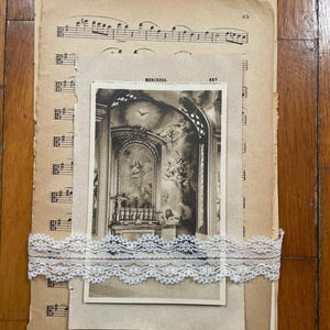 ensemble de papiers vintage, avec une carte postale ancienne et une dentelle. 20e siècle. 11 pages chacune. Pour le bricolage et le journal indésirable. Charme ancien
