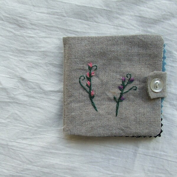 linen needlecase- sweet pea