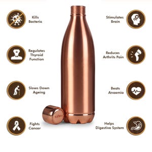 Puede incluir: Una botella de agua de color cobre con una tapa a juego. La botella se muestra con varios iconos de beneficios para la salud, incluyendo "Mata las bacterias" y "Ayuda al sistema digestivo".
