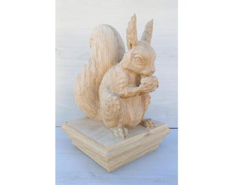 Squirrel Statue, Wooden Squirrel Newel Post Cap, Squirrel Finial for Staircase Pillars, Wood Carved Post Finial, Bed Post Finial
