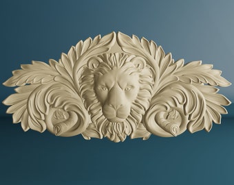 堂々としたライオンの彫刻が施された木製のオンレイ - 葉と花のリース