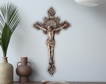 Rzeźbiony w drewnie krucyfiks, drewniany chrześcijański krzyż ścienny, rzeźbiony w drewnie Jezus Chrystus