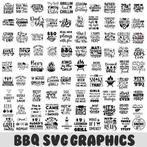 Może przedstawiać: Kolekcja grafik SVG o tematyce grillowej z różnymi wzorami tekstowymi, w tym frazami takimi jak "Grillin' and Chillin'," "BBQ Boss" i "King of the Grill". Projekty są w pogrubionej, czarnej czcionce.