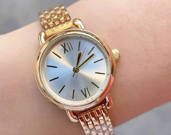 Reloj de pulsera para mujer, diseño vintage, color dorado, regalo para ella, banda ajustable, esfera blanca, regalo del día de la madre, diseño elegante, delicado