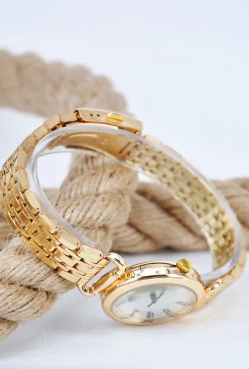 Montre-bracelet pour femme, couleur dorée, design vintage, bracelet réglable, élégant, design avec chiffres romains, cadeau pour elle, cadeau de fête des mères image 5