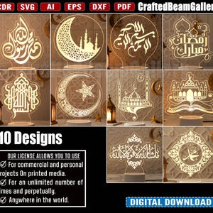 Può includere: Una collezione di dieci design illuminati in acrilico, con calligrafia islamica e motivi architettonici. I design includono lune crescenti, moschee e testi intricati, tutti brillanti di una luce calda. L'immagine include anche il testo "10 Designs" e "DIGITAL DOWNLOAD".