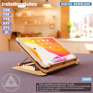 Puede incluir: Un juego de tres tazas de cerámica con un acabado mate moteado. Cada taza presenta un color diferente: azul claro, crema y gris. Las tazas tienen un diseño simple y moderno y un asa cómoda.