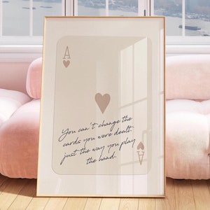 Impresión de As de Corazones: Arte mural retro de naipes beige (Descarga digital)
