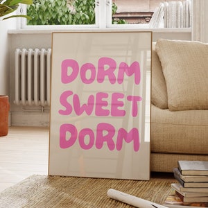 Dorm Sweet Dorm Pink Print, ästhetisches Wohnheimdekor, adrette Wandkunst, College Girly ästhetisches Plakat, trendiges süßes Wohnheimdekor, digitaler Download