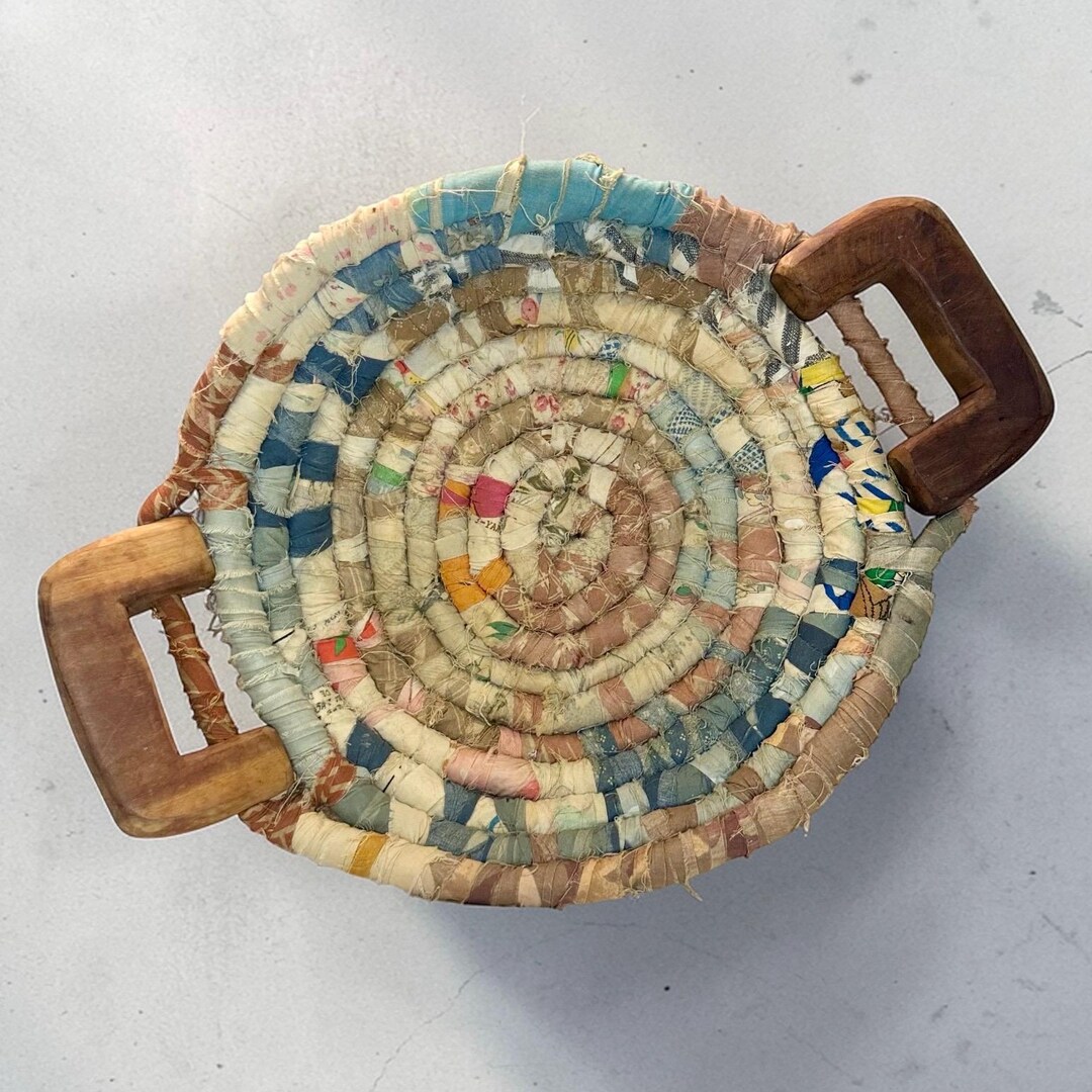 Large VTG Handmade Rolled Coiled Rag Rug Primitive Basket With Wooden ...