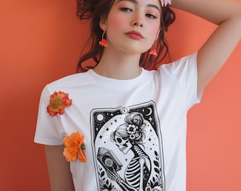 T-Shirt Damen "The Reader" Tarot  aus Baumwolle* Geschenk für Sie* Buchliebhaber*Booklover*Buchfans