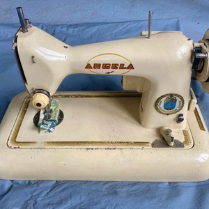 Vintage electric sewing machine (50&#39;s)