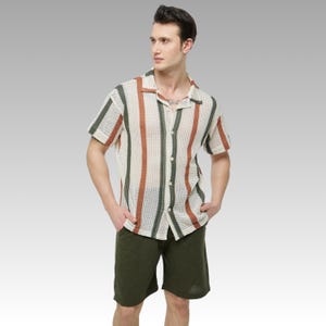 Striped Knit Men&#39;s Shirt: Summer Beach Style